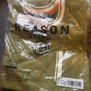 Reason Olive green tee with pocket NWT men’s small